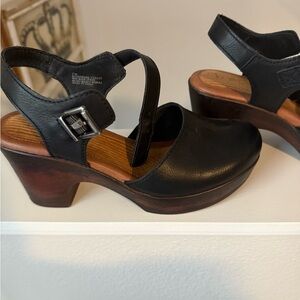 BORN Black Leather Women's Sandals